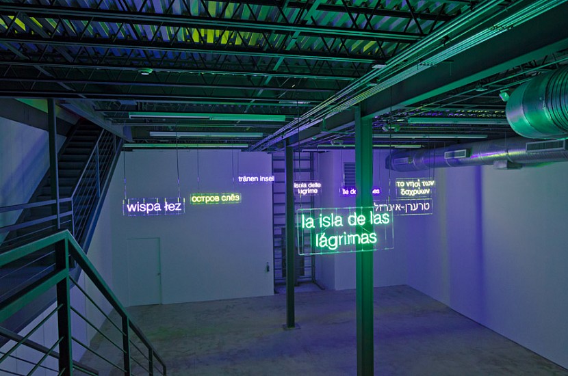 Claire Fontaine, La isla de las Lagrimas (isola delle lagrime)
2012, Neon